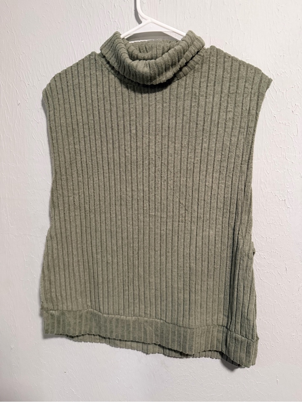 SHEIN Curve 0XL Sage Green Ribbed Sleeveless Turtleneck Top